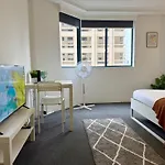 Sydney City Escape - Hotel Style Pool, Spa & Gym