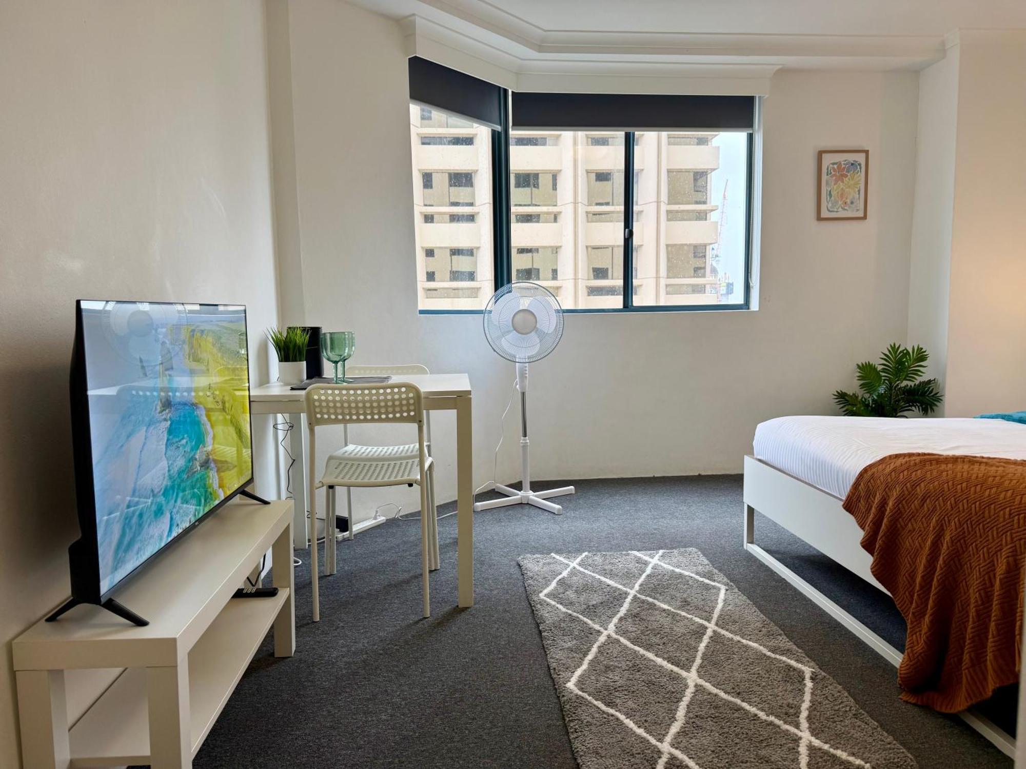 Escape - Style Pool, & Gym * Sydney
