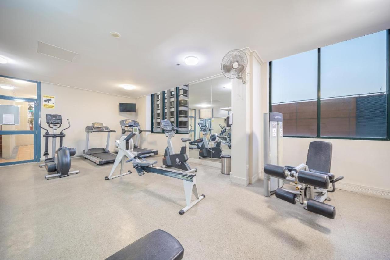 Escape - Style Pool, & Gym Apartment *
